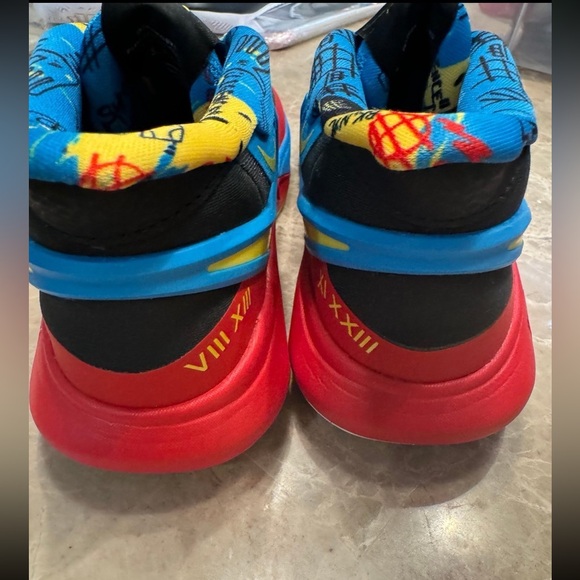 Kyrie 8 GO SE "Black/Tour Yellow/University Red" Kids' Basketball Shoe size 2Y - Picture 3 of 8